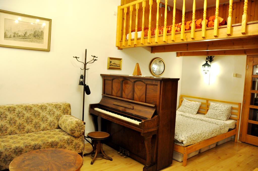 ברטיסלאבה Traditional Slovak Apartment מראה חיצוני תמונה
